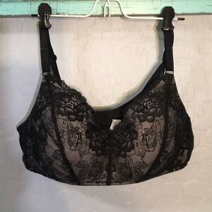 Cacique 44C lightly lined full coverage no wire lace bra